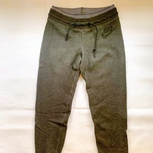 Nike District 72 Women’s Sweatpants - sz XS